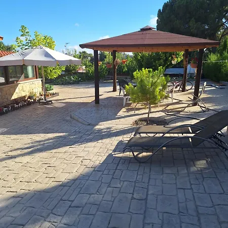 το κονάτζι Landhuis Statos-Agios Fotios